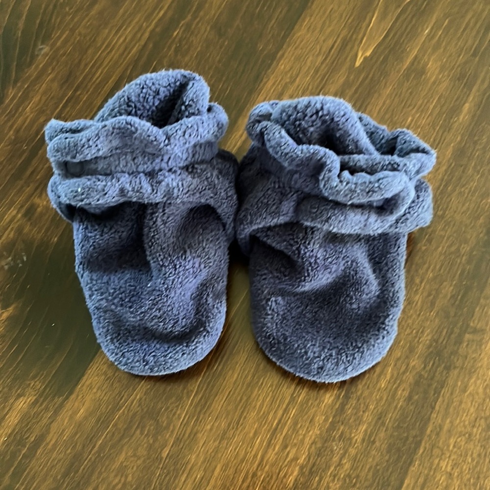 Zutano fleece booties